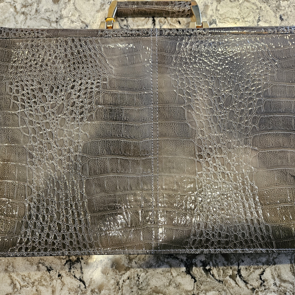 Genuine Leather Briefcase - Crocodile Pattern - Picture 5 of 11